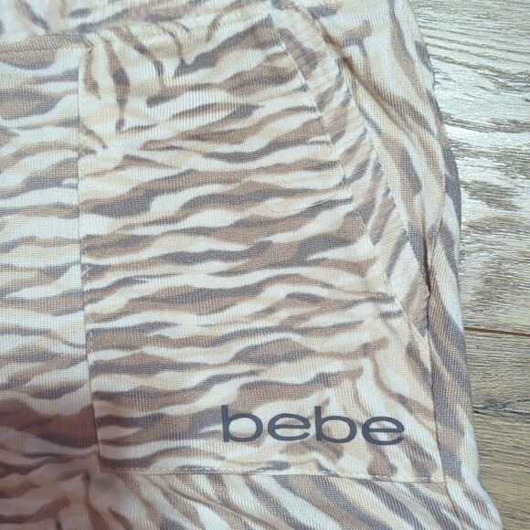 BEBE Knit Short In Bark Safari Print M - Picture 4 of 8